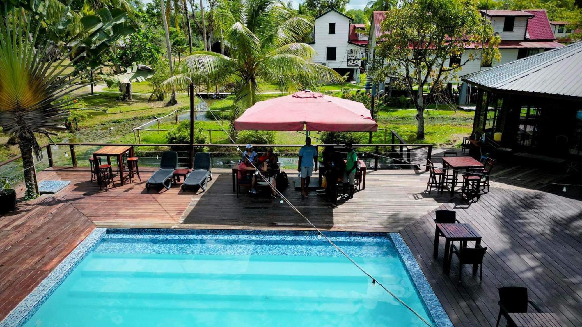 Plantage Resort Frederiksdorp 帕拉马里博 外观 照片