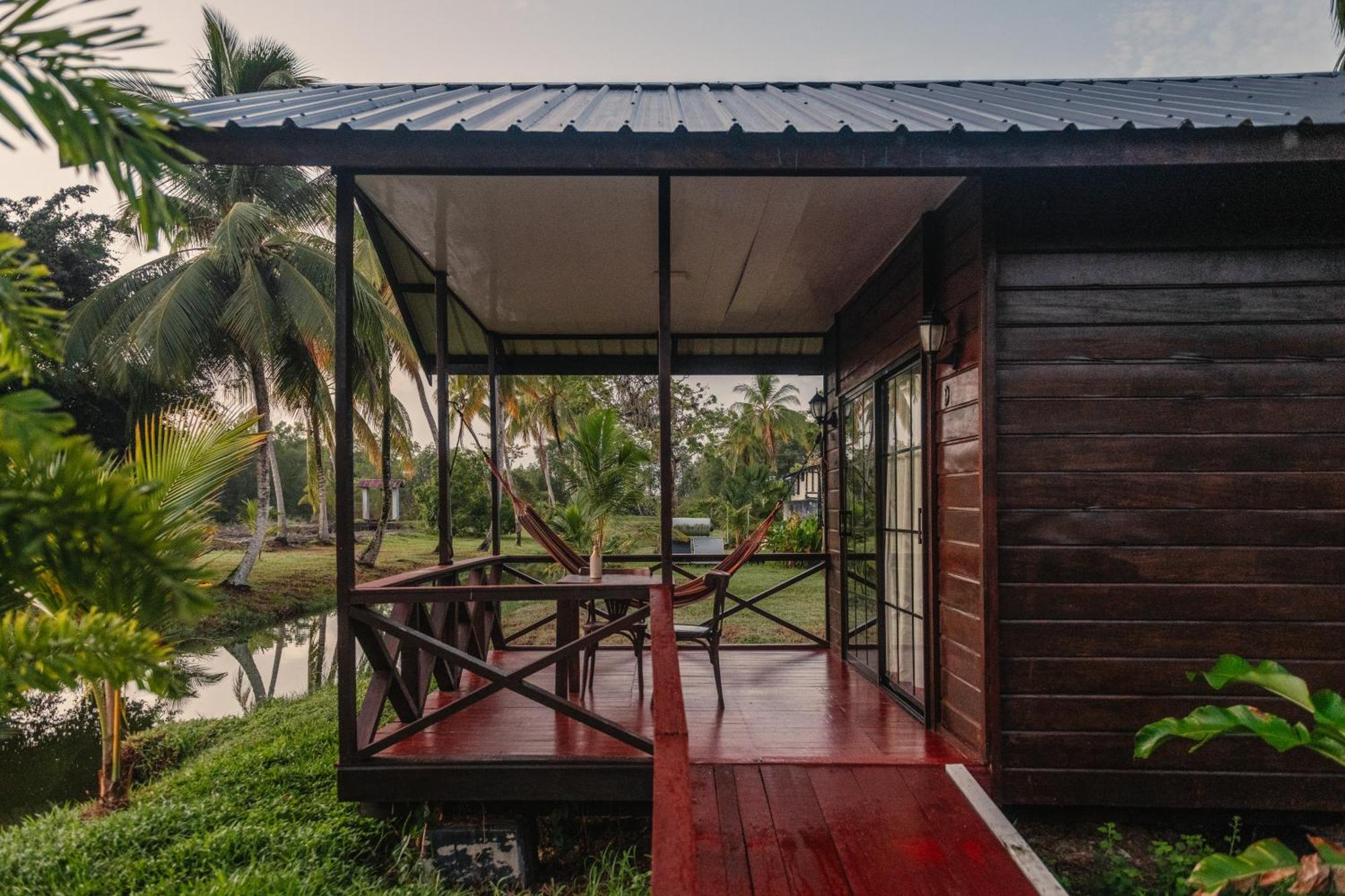 Plantage Resort Frederiksdorp 帕拉马里博 外观 照片