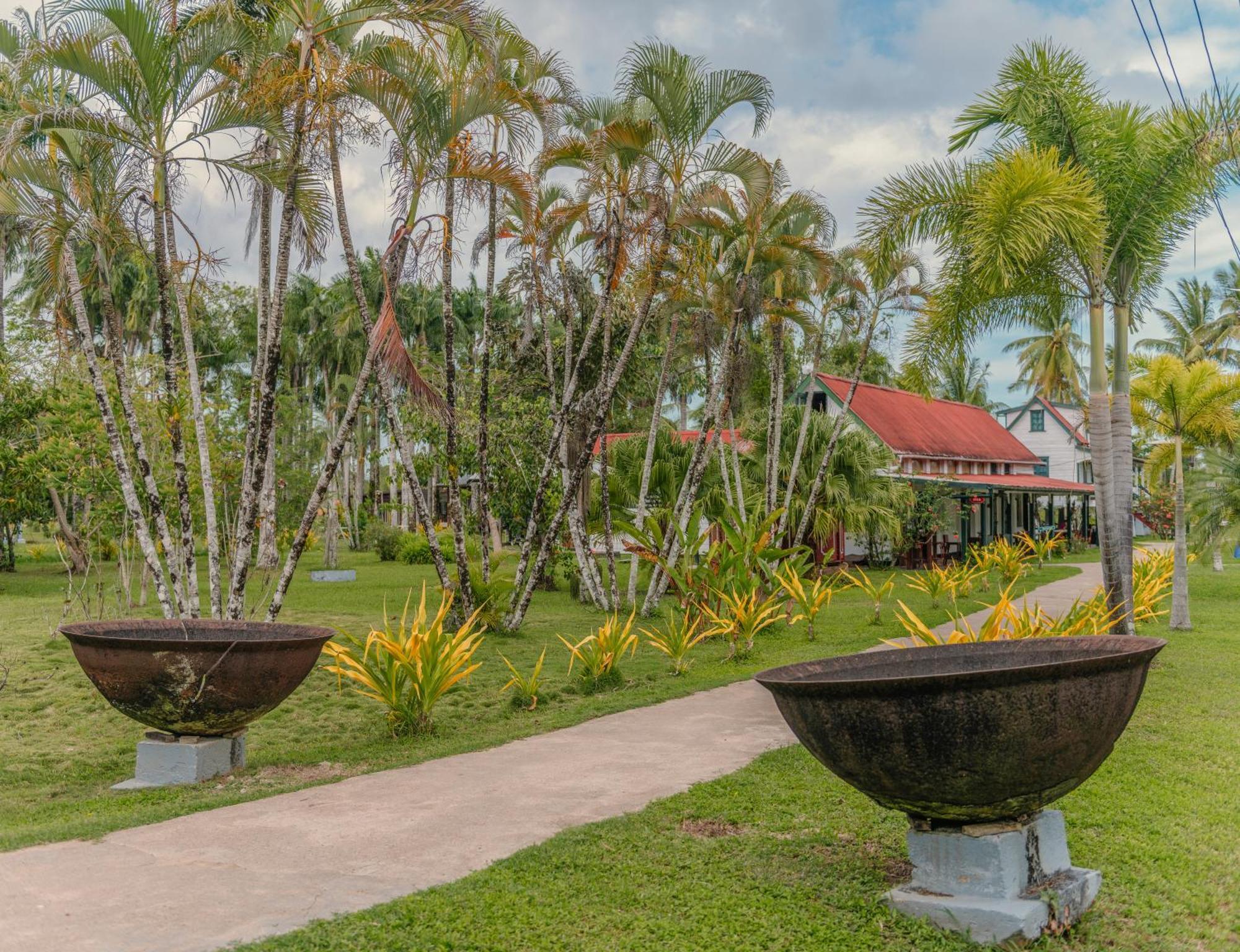 Plantage Resort Frederiksdorp 帕拉马里博 外观 照片