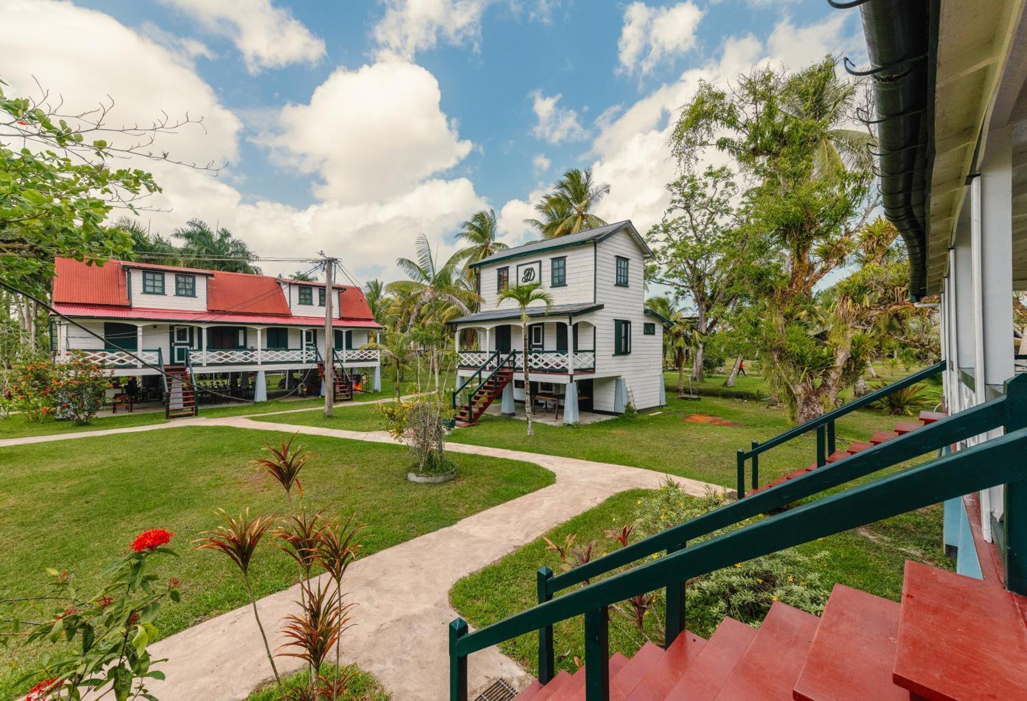 Plantage Resort Frederiksdorp 帕拉马里博 外观 照片