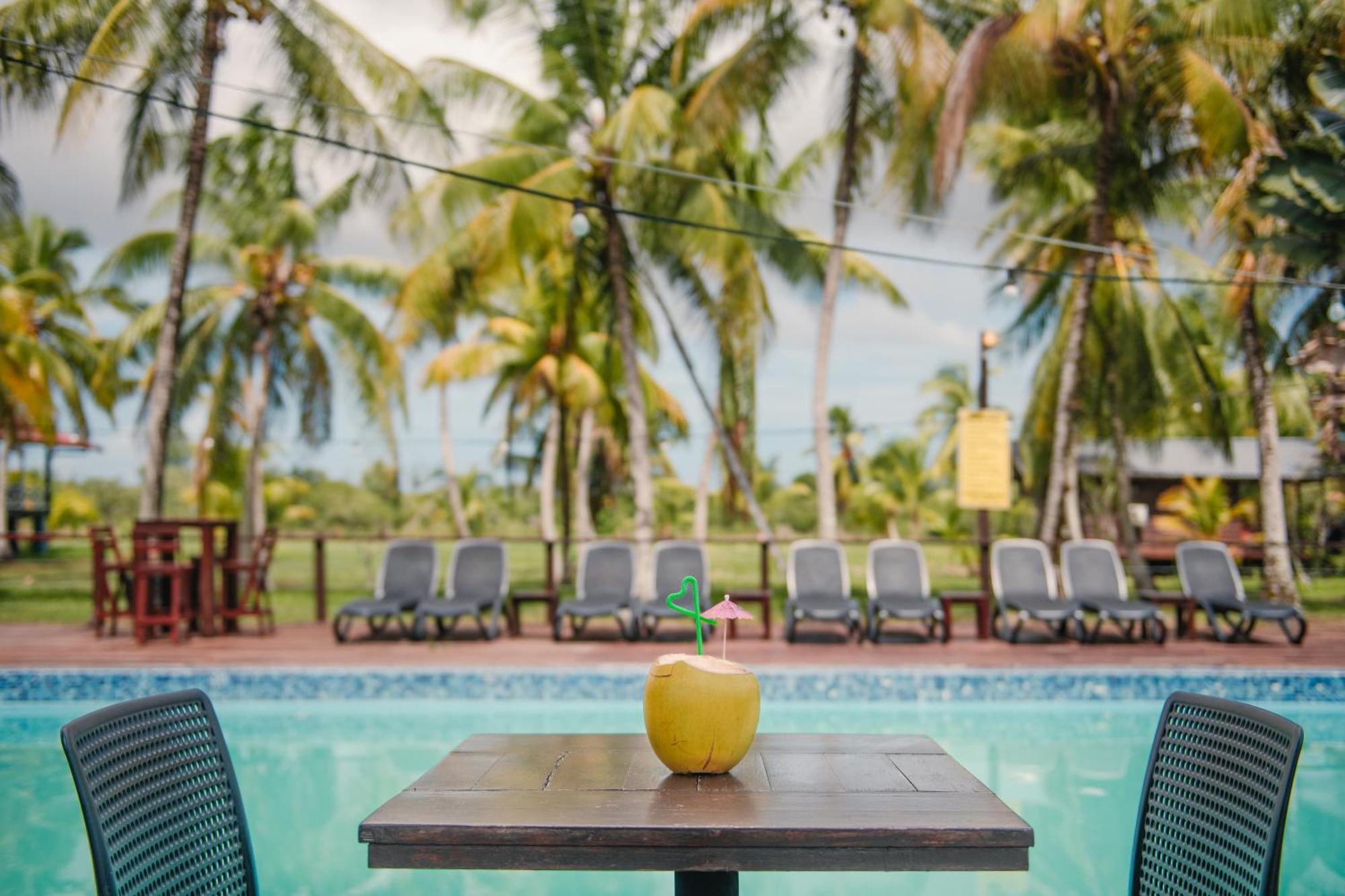Plantage Resort Frederiksdorp 帕拉马里博 外观 照片