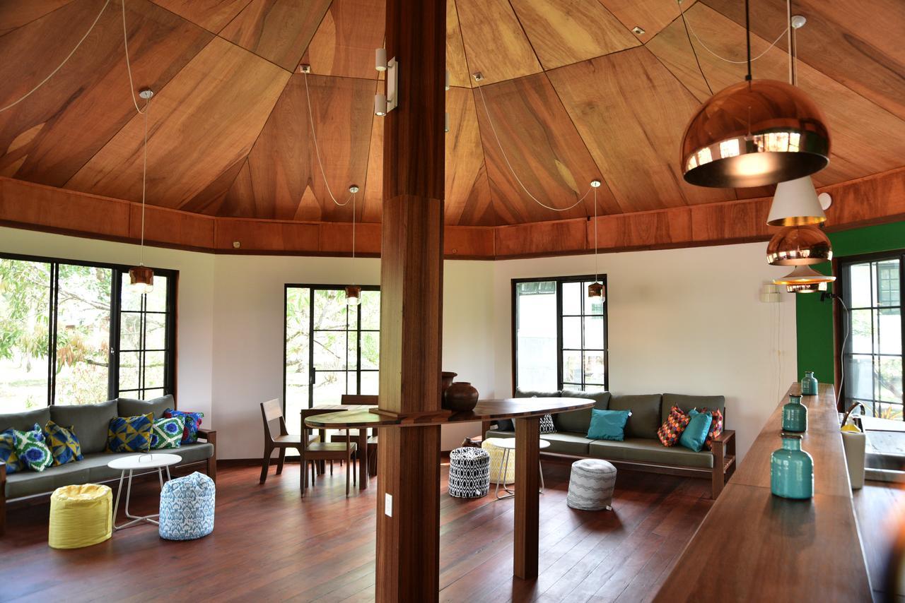 Plantage Resort Frederiksdorp 帕拉马里博 外观 照片