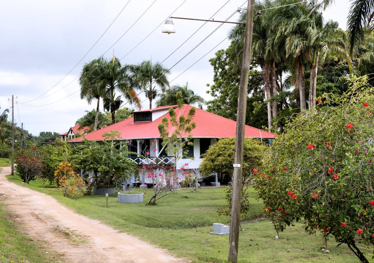 Plantage Resort Frederiksdorp 帕拉马里博 外观 照片