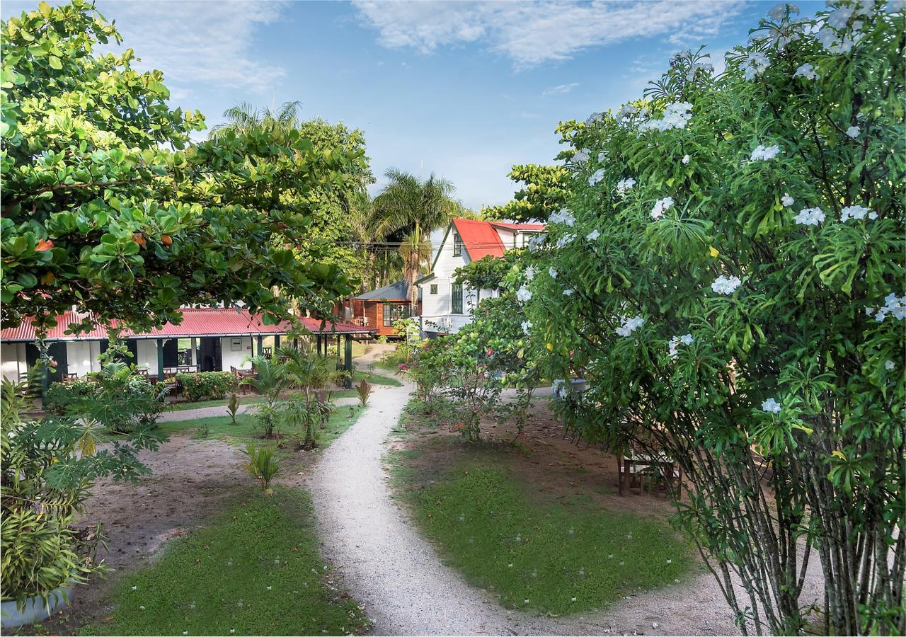 Plantage Resort Frederiksdorp 帕拉马里博 外观 照片
